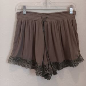 Mudd Rayon Pull On Flowy Lace Trim Shorts